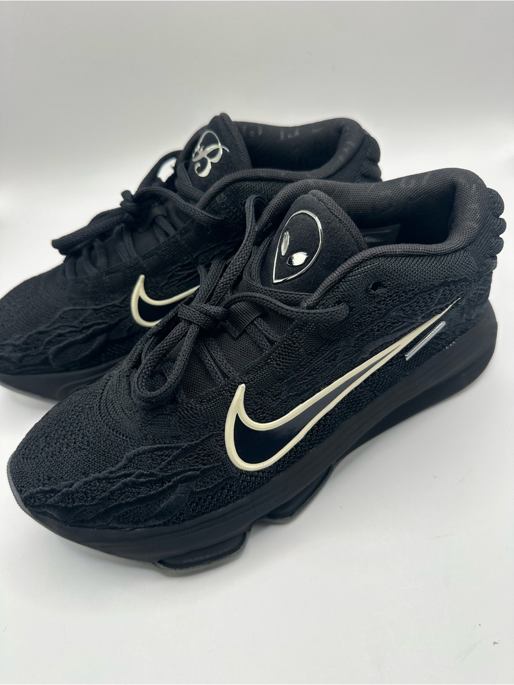 Nike Air Zoom G.T Hustle 3 Mens Shoes
Black Label" Victor Wembanyama PE
Size 7.5